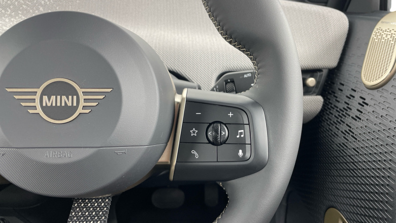 MINI Cooper 135kW E Exclusive [Level 2] 41kWh 3dr Auto Electric Hatchback